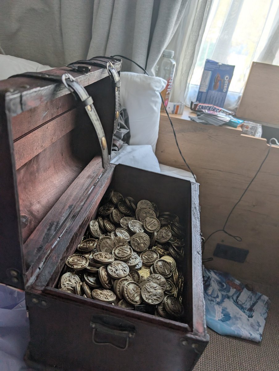 I heard rumors of a long forgotten treasure at #protourlondon #fabtcg

I found a map, tomorrow evening I will try to find it, come to the LSS stage and help me plunder it!

Yarr! 

#cosplay #fleshandbloodtcg