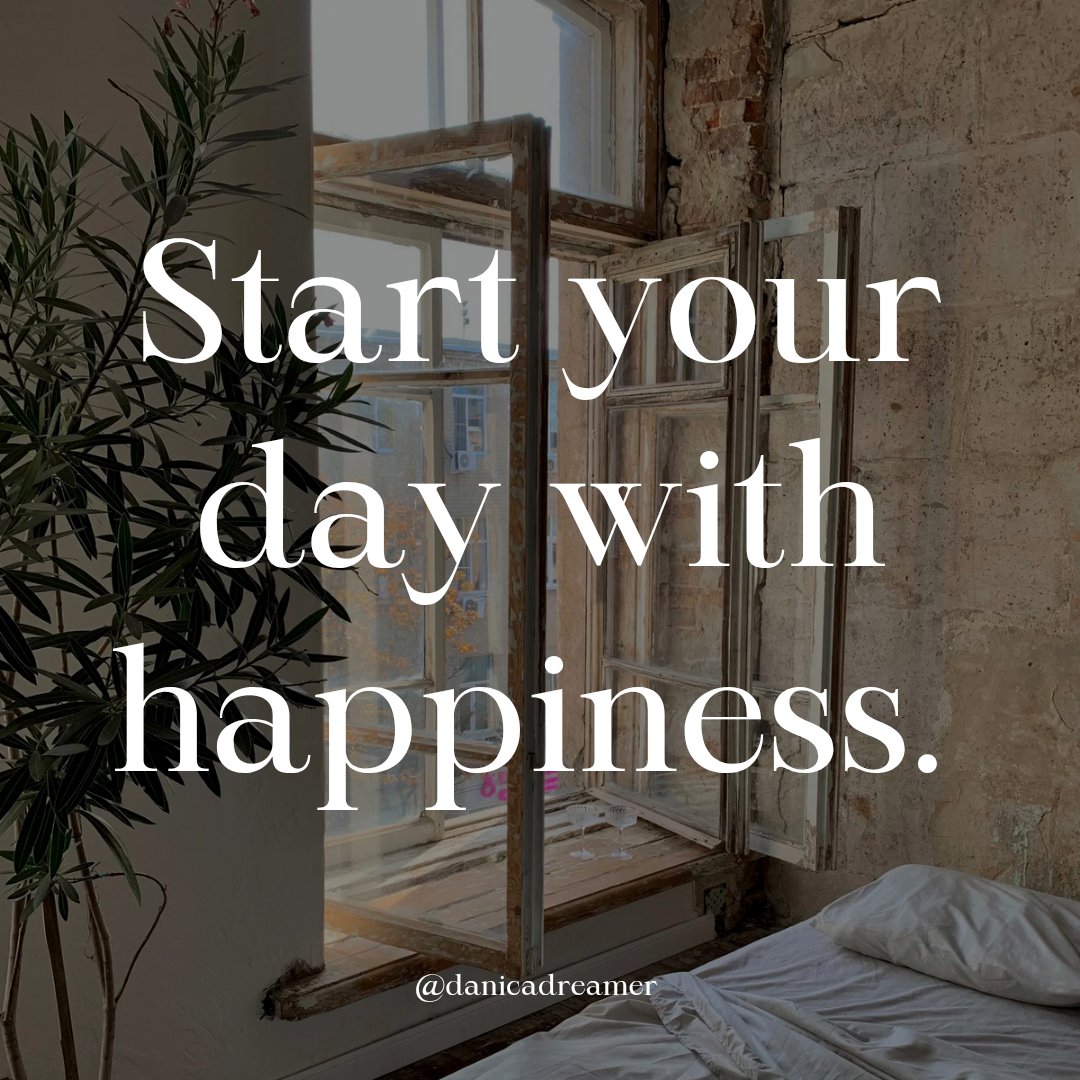 DanicaDreamer's tweet photo. Happy Friday! #fridayfun #weekendready #newday #freshstart #starteachdaywithasmile #happinessishomemade #happymindhappylife #dailyroutinegoals #danicadreamer https://t.co/yJHNMyiOPG