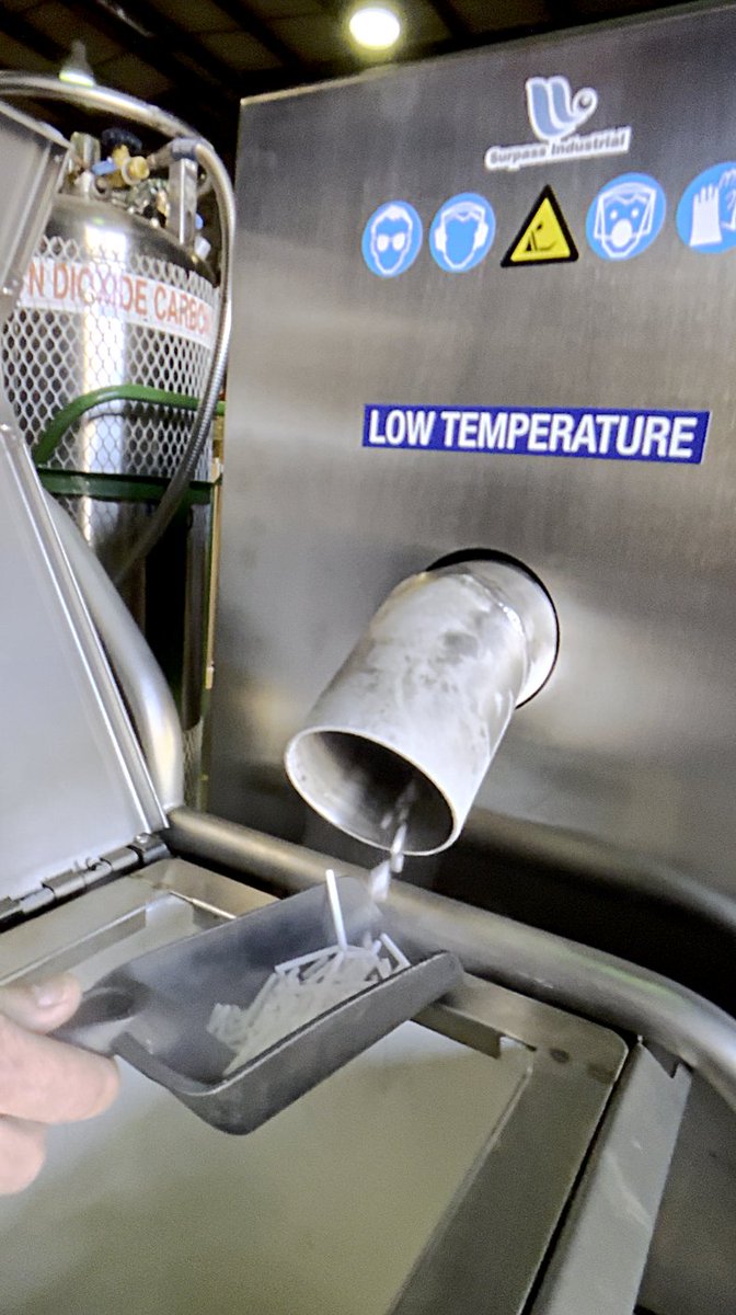 surpassindustri's tweet photo. Take Control of Consumable Costs With the SUR Pelletizer 

• No loss from ice sublimating
• No rush to blast
• No over-ordering to “be safe”
• Liquid CO₂ can be stored indefinitely

Every dollar of CO₂ becomes usable dry ice

Schedule a live demo at https://t.co/KxGS4G0ZXq https://t.co/TeBLF7RmLz