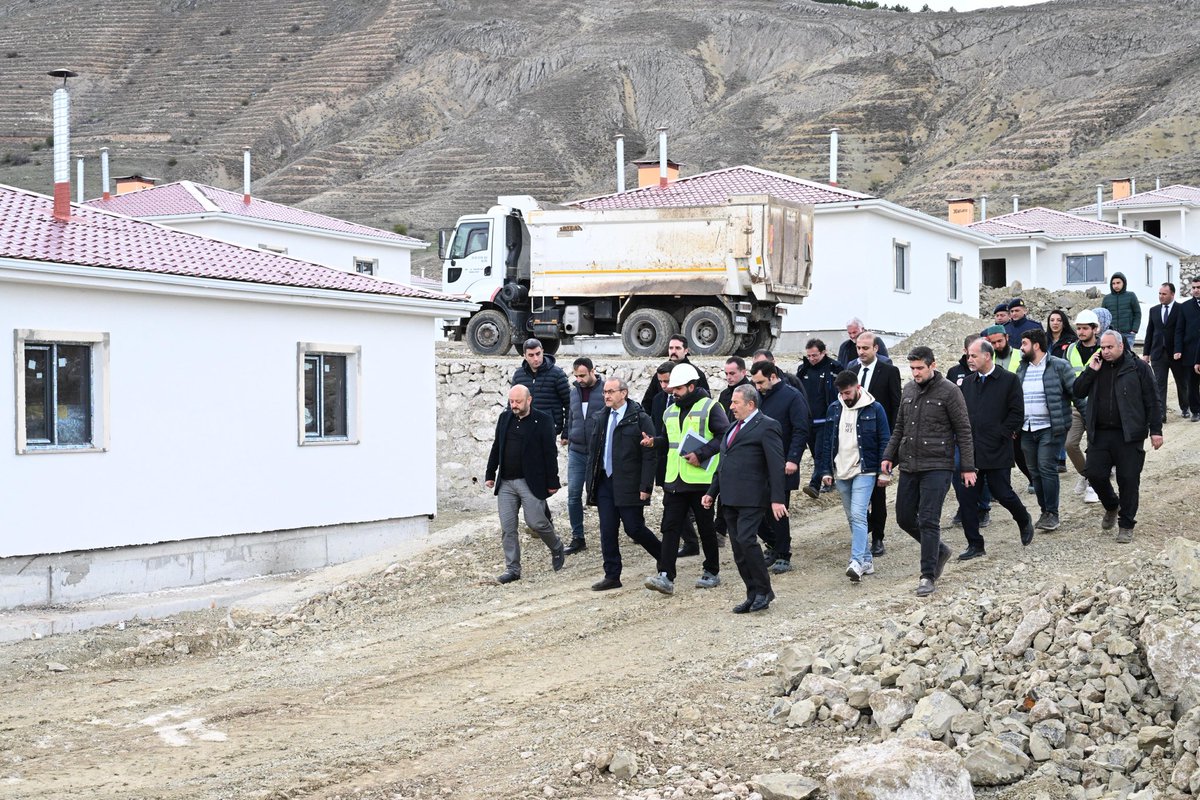 #Darende Aşağıulupınar / Karataş Mah. Yapımı Devam Eden 36 Adet Hafif Çelik Deprem Konutlarında İncelemelerde Bulunduk.

#Malatya