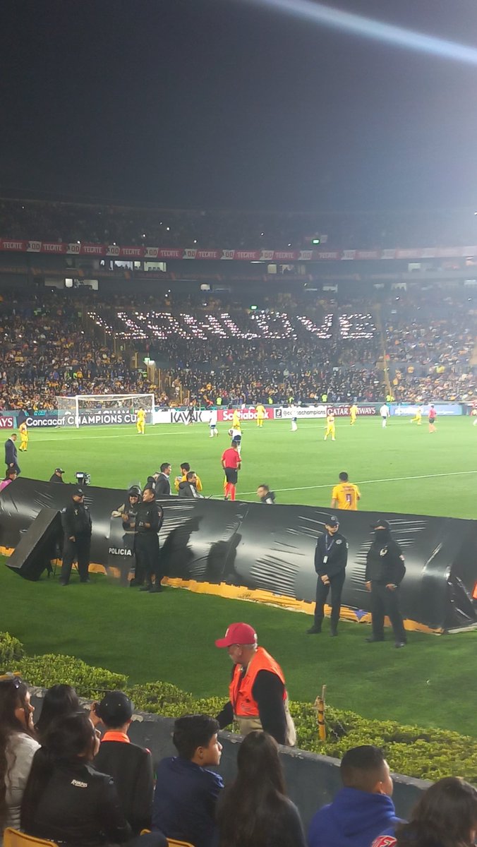 baldazo_daniel's tweet photo. @HEB_mexico 1.- Omar Arellano, José Rivas y Luis Rodríguez jugaron primero en Tigres y luego en Rayados.

2.- Gignac es el máximo anotador de Clásicos Regios.

3.- Jesús Arellano es el mexicano con más Clásicos Regios jugados.

#ClasicoRegio140 #Tigres #UANLOVE https://t.co/S035aPVjaC
