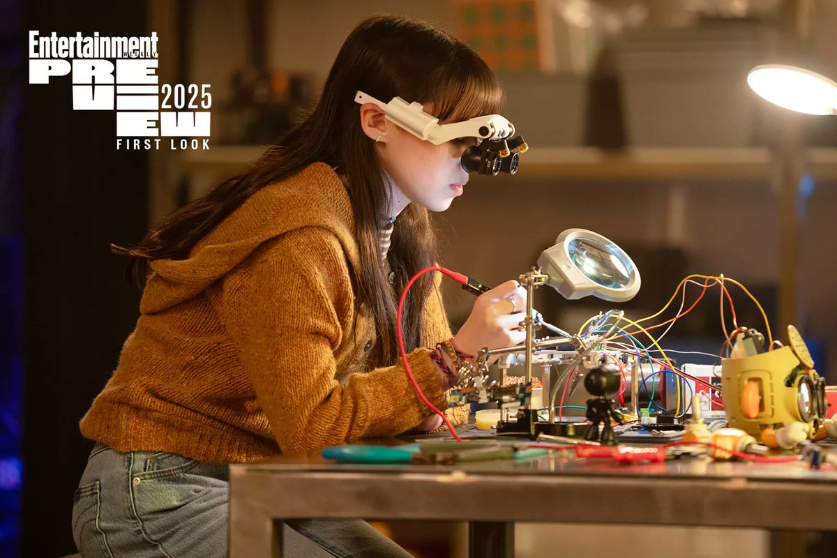 코미디 호러 영화 <메간 2.0 (M3GAN 2.0)> 첫 스틸컷 & 비하인드 사진 [24/12/16 백업] #M3GAN #M3GAN2 앨리슨 윌리암스, 바이올렛 맥그로우, 제나 데이비스,...