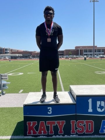 CoachWash_MDJH's tweet photo. Words can’t describe how proud I am of you kid‼️‼️‼️‼️‼️‼️‼️‼️‼️‼️
You’re getting everything you deserve @JohnatonHaywoo2 #WeNotFinished https://t.co/ZRgvhym8qZ