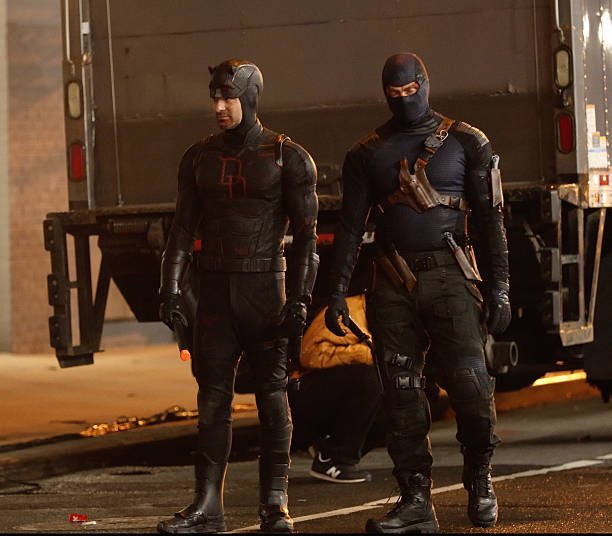 DDBAbts's tweet image. Charlie Cox and Wilson Bethel on set for #DaredevilBornAgain Season 2
via : getty images