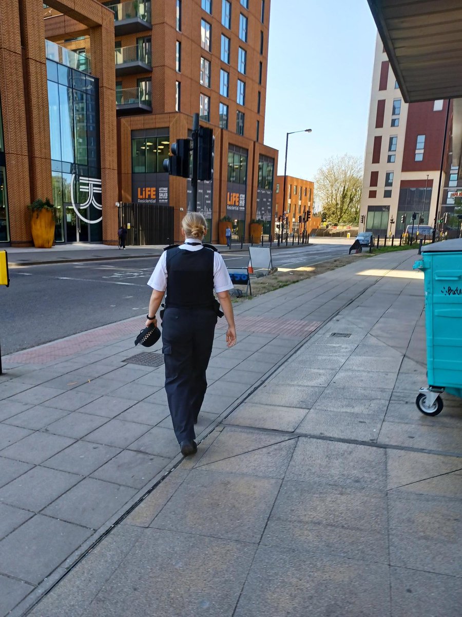 MPSNorthActon's tweet photo. SNT North Acton conducted yesterday a late shift conducting again foot patrols in and around Icon Towers due to the ongoing drug dealing issues that residents have brought to our attention.
#yourlocalmet https://t.co/YaXHDc8cFV