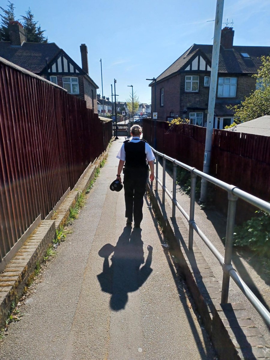 MPSNorthActon's tweet photo. SNT North Acton conducted yesterday a late shift conducting again foot patrols in and around Icon Towers due to the ongoing drug dealing issues that residents have brought to our attention.
#yourlocalmet https://t.co/YaXHDc8cFV