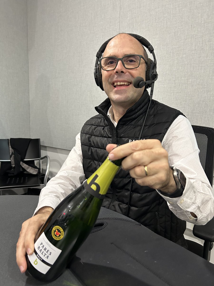 BC Food and Wine Radio (@bcfwradio) on Twitter photo #Kamloops: Tune in <a href="/7pm/">Huong Le</a> to <a href="/RadioNLNews/">RadioNLNews</a> AM 610 - Joan Cusiné of <a href="/paresbalta/">Parés Baltà</a> joins us from Penedès, Spain to talk Cava, biodynamic farming, and their new #orangewine made with Xarel·lo indigenous grapes. Tune in to hear which wine took Anthony by surprise. 🍊✨ #WinesofSpain #Kamloops: Tune in <a href="/7pm/">Huong Le</a> to <a href="/RadioNLNews/">RadioNLNews</a> AM 610 - Joan Cusiné of <a href="/paresbalta/">Parés Baltà</a> joins us from Penedès, Spain to talk Cava, biodynamic farming, and their new #orangewine made with Xarel·lo indigenous grapes. Tune in to hear which wine took Anthony by surprise. 🍊✨ #WinesofSpain