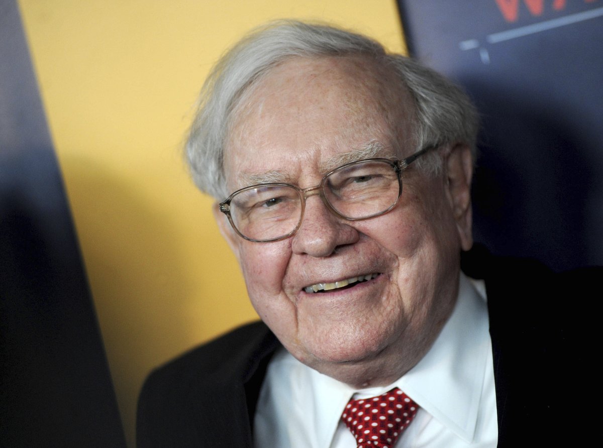 rendite_Mag's tweet photo. Warren #Buffett der erfolgreichste #Investor der Welt hat es wieder allen gezeigt. Im letzten Jahr wurde er noch belächelt, weil er #Apple abgebaut + einen rekordhohen Cash-Bestand aufgebaut hat. Nun wird deutlich, dass er recht hatte. #Berhshire #Aktien
https://t.co/rs2Fuq5FLE https://t.co/j4UaQ46wNR