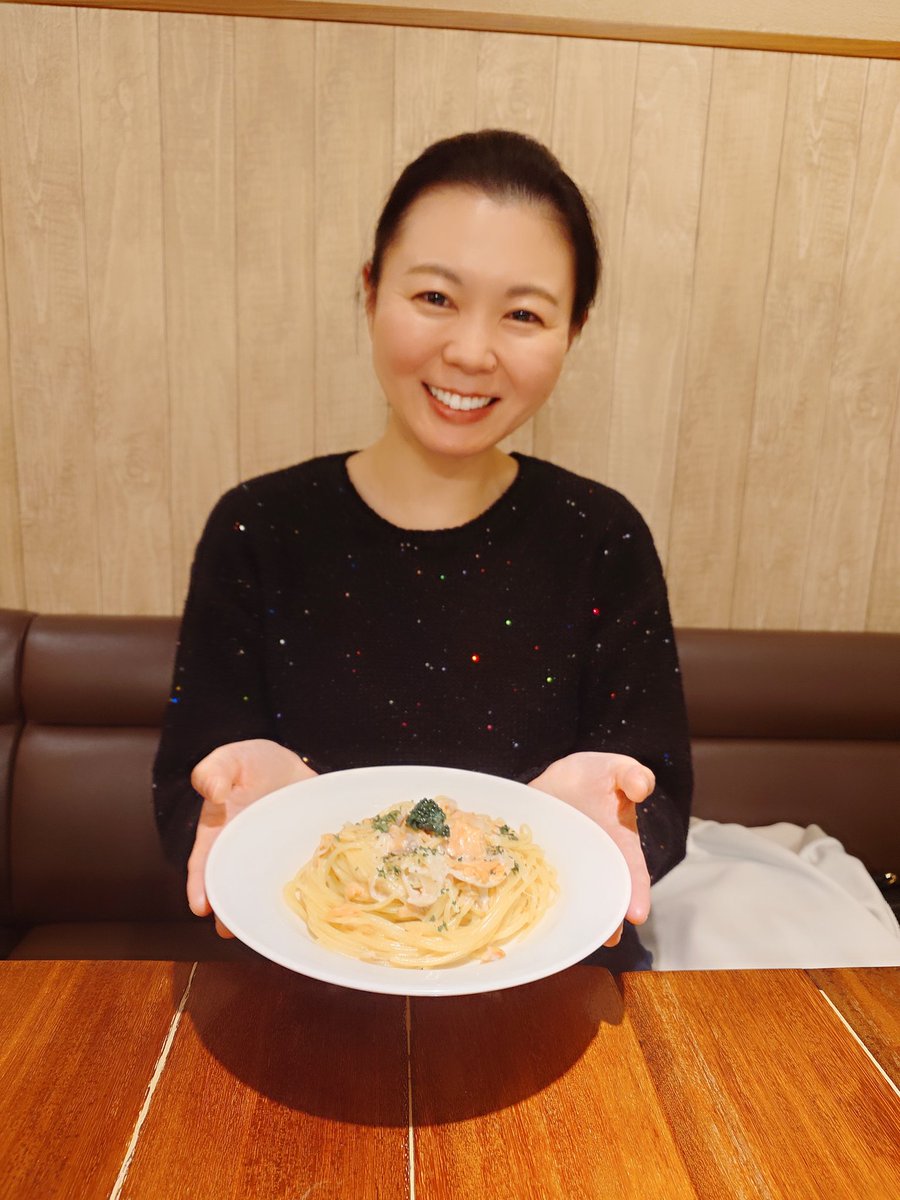 junca7official's tweet photo. #パスタ
 #サーモンクリーム
 #起床後 １時間でパスタ食べる夫婦笑
 #加藤純夏
 #Junca https://t.co/KkeiFSeyBp