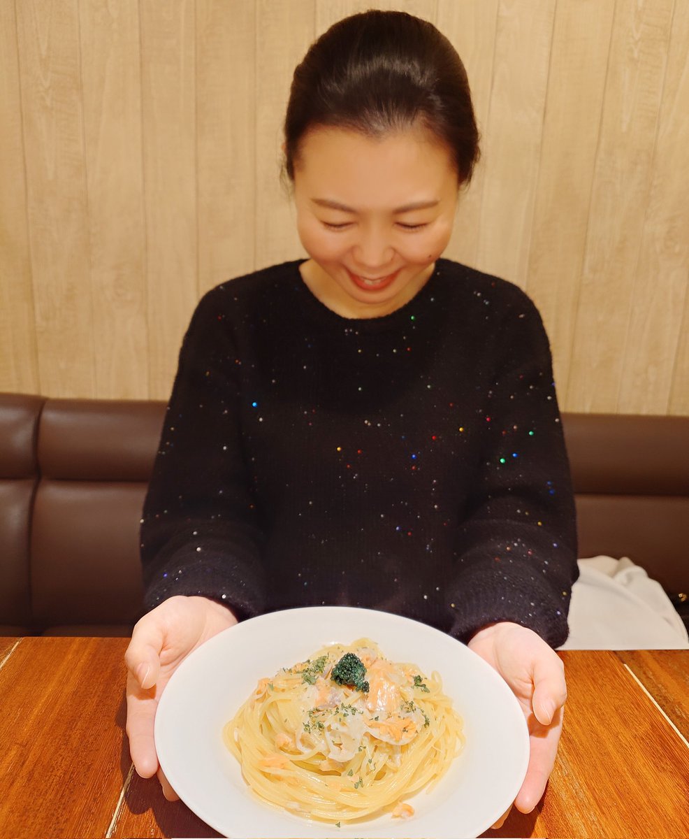 junca7official's tweet photo. #パスタ
 #サーモンクリーム
 #起床後 １時間でパスタ食べる夫婦笑
 #加藤純夏
 #Junca https://t.co/KkeiFSeyBp