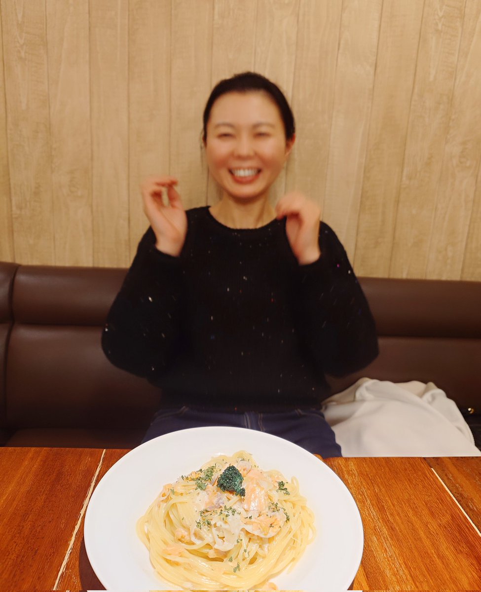 junca7official's tweet photo. #パスタ
 #サーモンクリーム
 #起床後 １時間でパスタ食べる夫婦笑
 #加藤純夏
 #Junca https://t.co/KkeiFSeyBp
