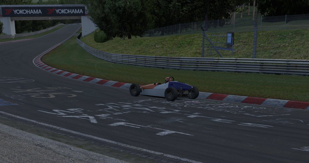 _Aserora_7's tweet photo. 色々な車で走るのも楽しい😊
#FormulaVee
#iRacing https://t.co/yKwmD6pgCd