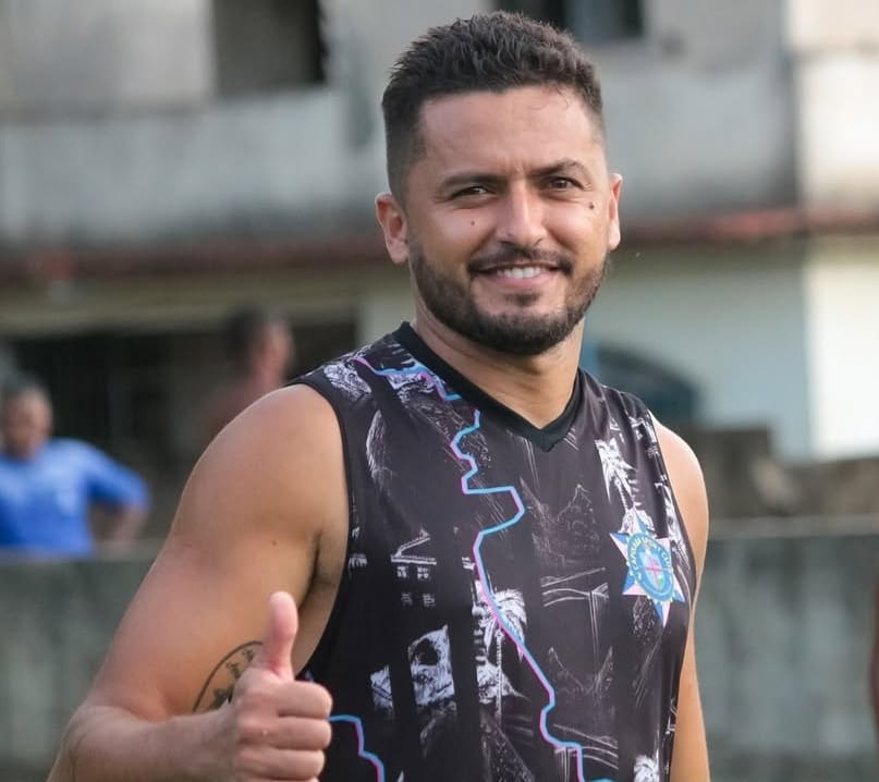 RichardPinheir0's tweet photo. Zagueiro Arthur Sanches, ex-Capixaba, será anunciado nos próximos dias como reforço do #Serra para a #CopaES.

Com passagem pelo Flamengo em 2012, o jogador de 37 anos atuou anteriormente no #FutebolCapixaba pelas equipes do Rio Branco VN, Rio Branco e Desportiva Ferroviária. https://t.co/mLGiiJ3jha
