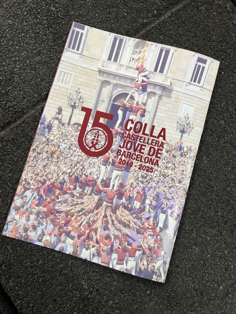 jovedebarcelona's tweet photo. Presentem l’Àlbum de Cromos de la Jove de Barcelona!

Per celebrar els #15anysJBCN hem creat un àlbum molt especial que recull moments, persones, sensacions i molta història grana!

Completa la col·lecció venint als entrenaments!

#15anysJBCN  #orgullgrana #JBCN #castellers https://t.co/fbBJvrFdGV