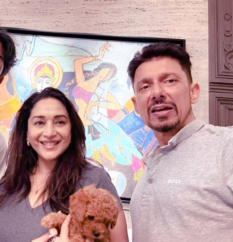 SoSweetMadhuriG's tweet photo. Happy Pet Day 🐶🐾🥰
Hi Coco Nene. 🤗😘You are so cute.. 🧿🤗😍
Welcome to the home of my sweet Madhuri ji .. 😘🤗🌹You are very lucky, you have reached Madhuri ji's..😘🥹🤗🌹🙏🏻N  And we love her so much... 😘🤗🌹🙏🏻  #CocoNene
#MadhuriDixit  #DrNene
@MadhuriDixit  @DoctorNene https://t.co/9WZNLdgwyR