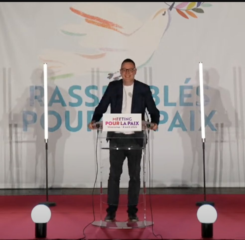sectioncalvetti's tweet image. Raoul Hedebouw explique le combat communiste pour la paix. pcf84danielecasanova.fr/2025/04/raoul-…