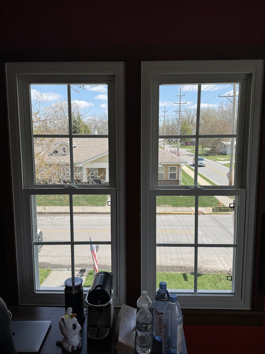 HoosierWindows's tweet photo. At Hoosier, details matter. We just installed 21 new windows for this client, ensuring precision and care every step of the way. The result? A beautiful, refreshed home and another satisfied customer. #alside #alsidebuildingproducts https://t.co/iPuWM2b7hF
