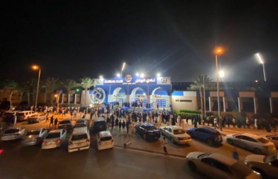 #اقيلوا_العابث_بالهلال