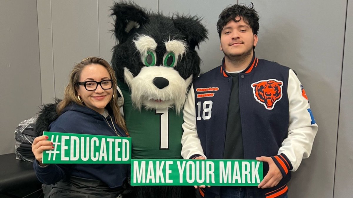 Roosevelt University tweet media