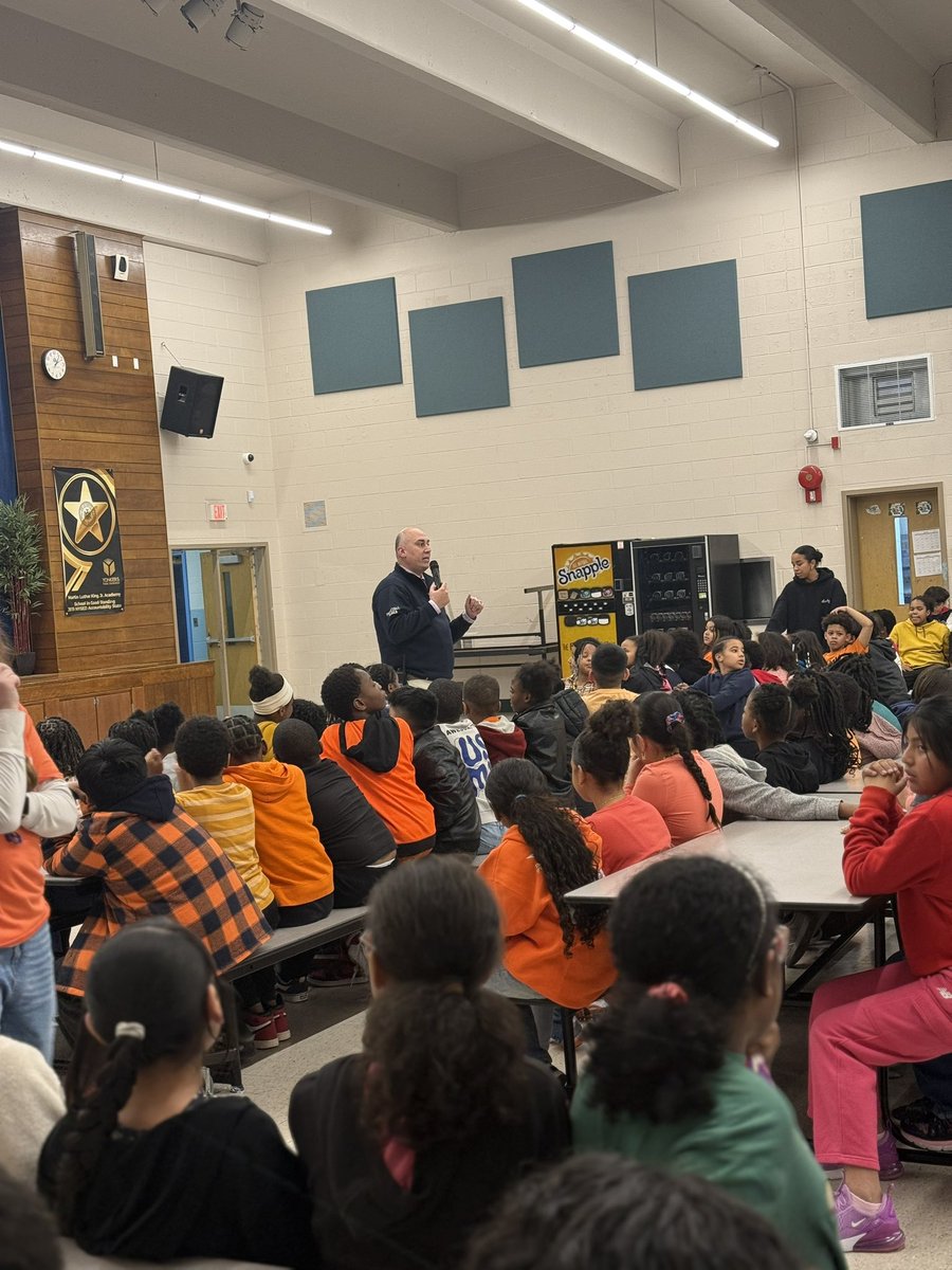PrincipalNaber1's tweet image. State Test Pep Rally! #MLKA #wevegotthis @YonkersSchools @RcollinsJudon @AnibalSolerJr