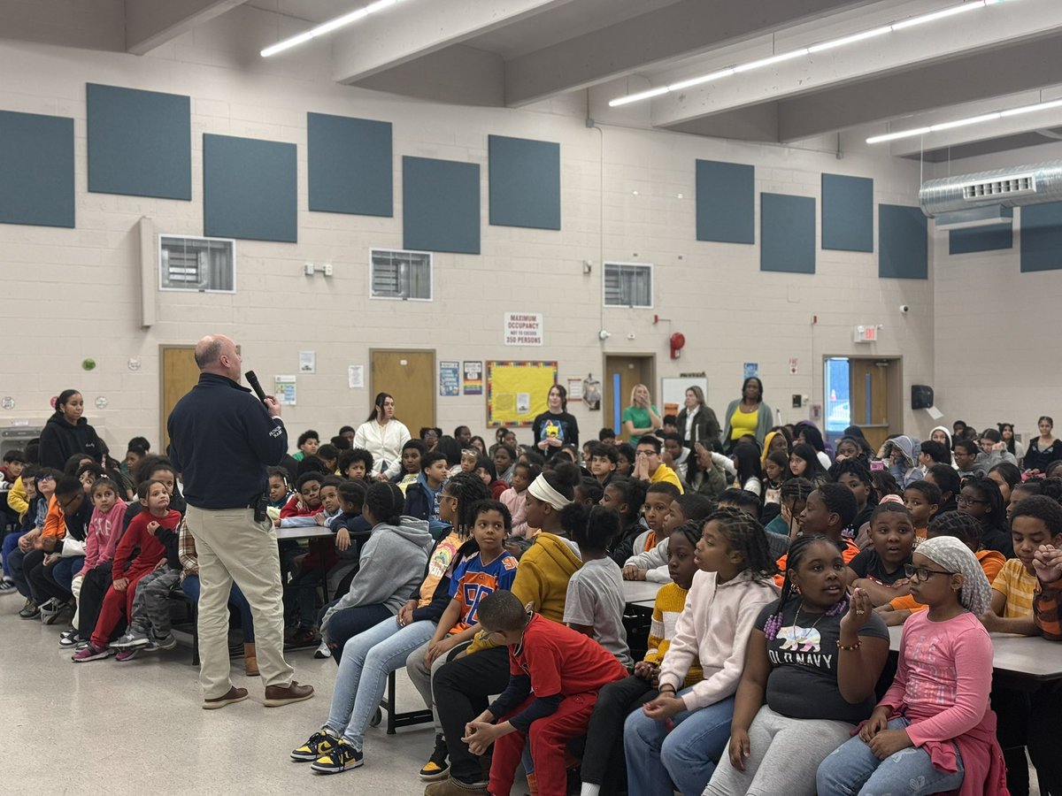 PrincipalNaber1's tweet image. State Test Pep Rally! #MLKA #wevegotthis @YonkersSchools @RcollinsJudon @AnibalSolerJr