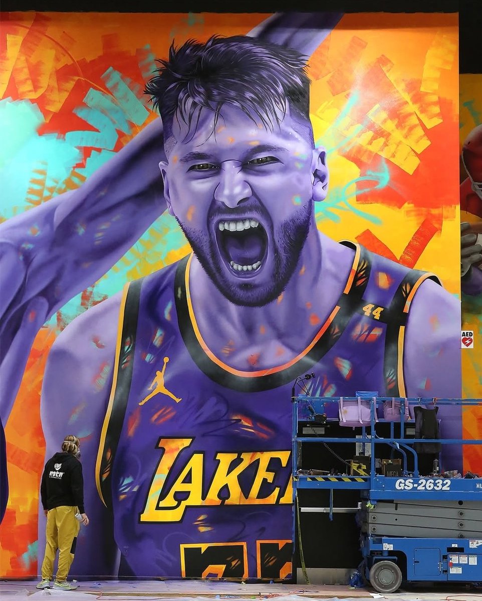 New Luka Dončić mural in LA

🏭 JR286

IG/madsteez