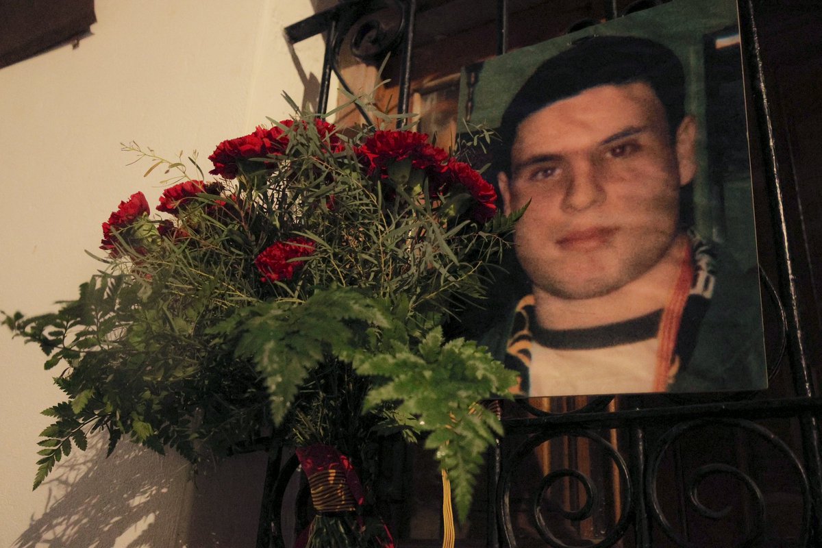 Seguirem amb la teua lluita, que és la del nostre poble

32 anys amb tu, fidels al compromís antifeixista i per l'alliberament nacional i social dels Països Catalans 

🌹 Guillem Agulló, la lluita continua!