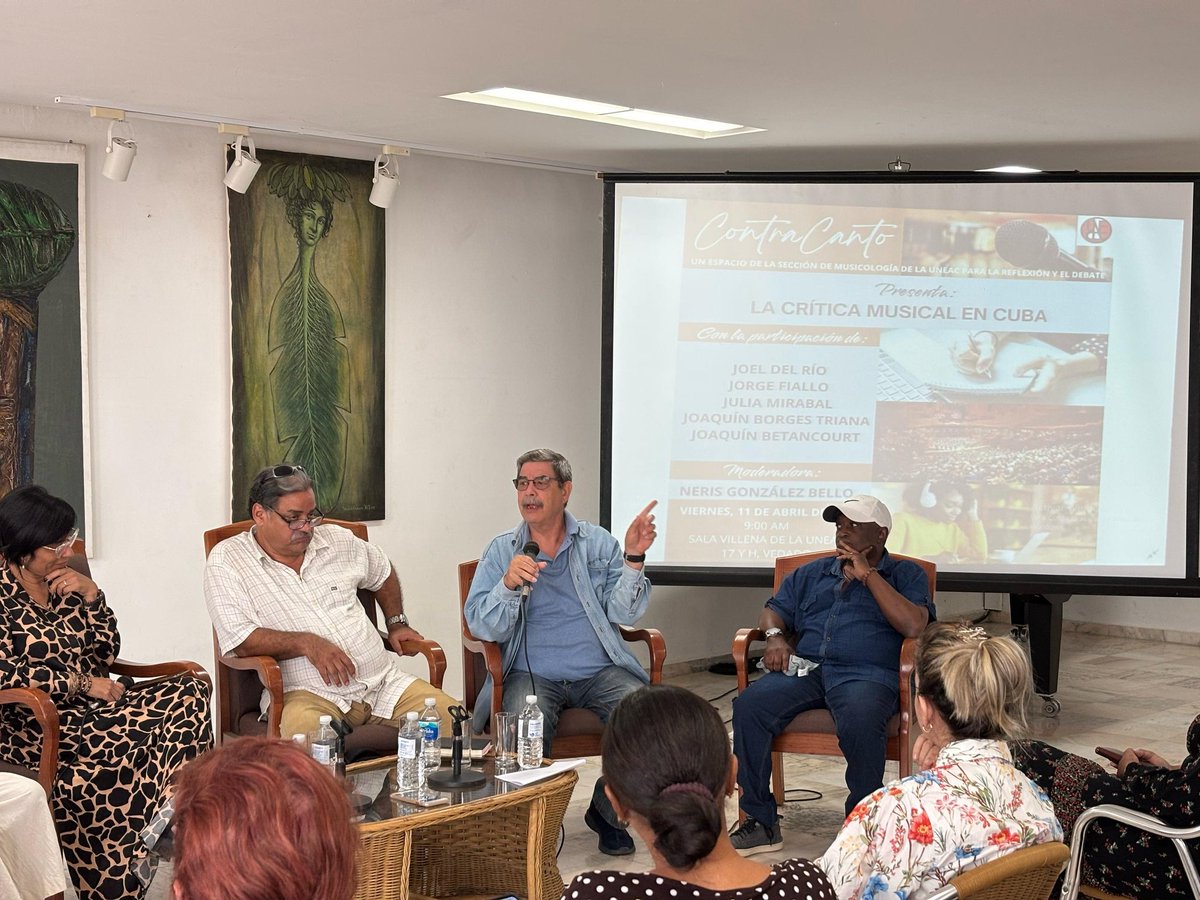 UNEAC_online's tweet photo. #Contracanto| La importancia del papel del crítico como puente entre creadores y públicos marcó el espacio de la Sección de Musicología de la #UNEAC, que tuvo lugar este #11DeAbril en la sala Villena. La crítica debe ser constructiva y aportar valor a la creacion artística. https://t.co/v7ez8qmHLC