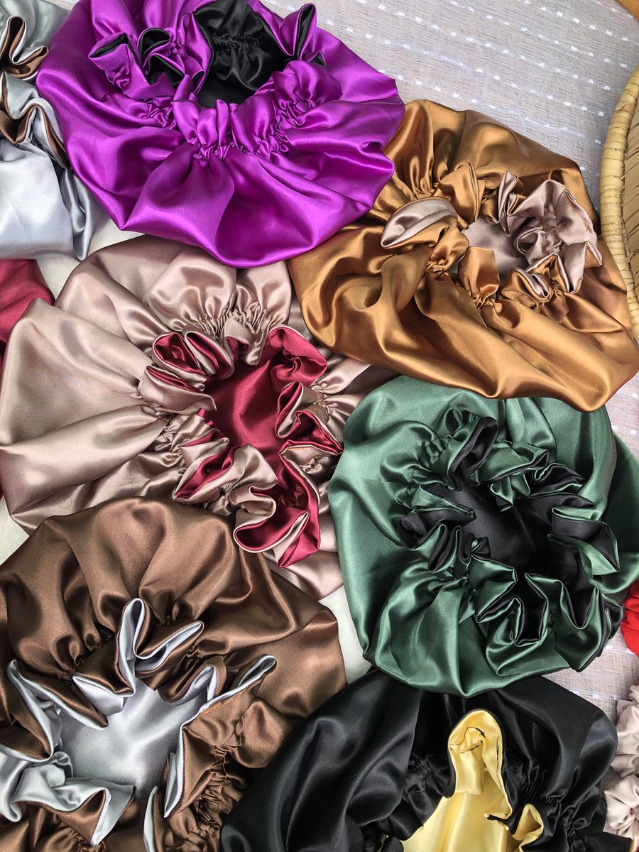 velora_mw's tweet photo. Currently restocking because we SOLD OUT all our reversible bonnets at Farmers Market!🎉
What colour would you like? https://t.co/G2nkOv8YVG