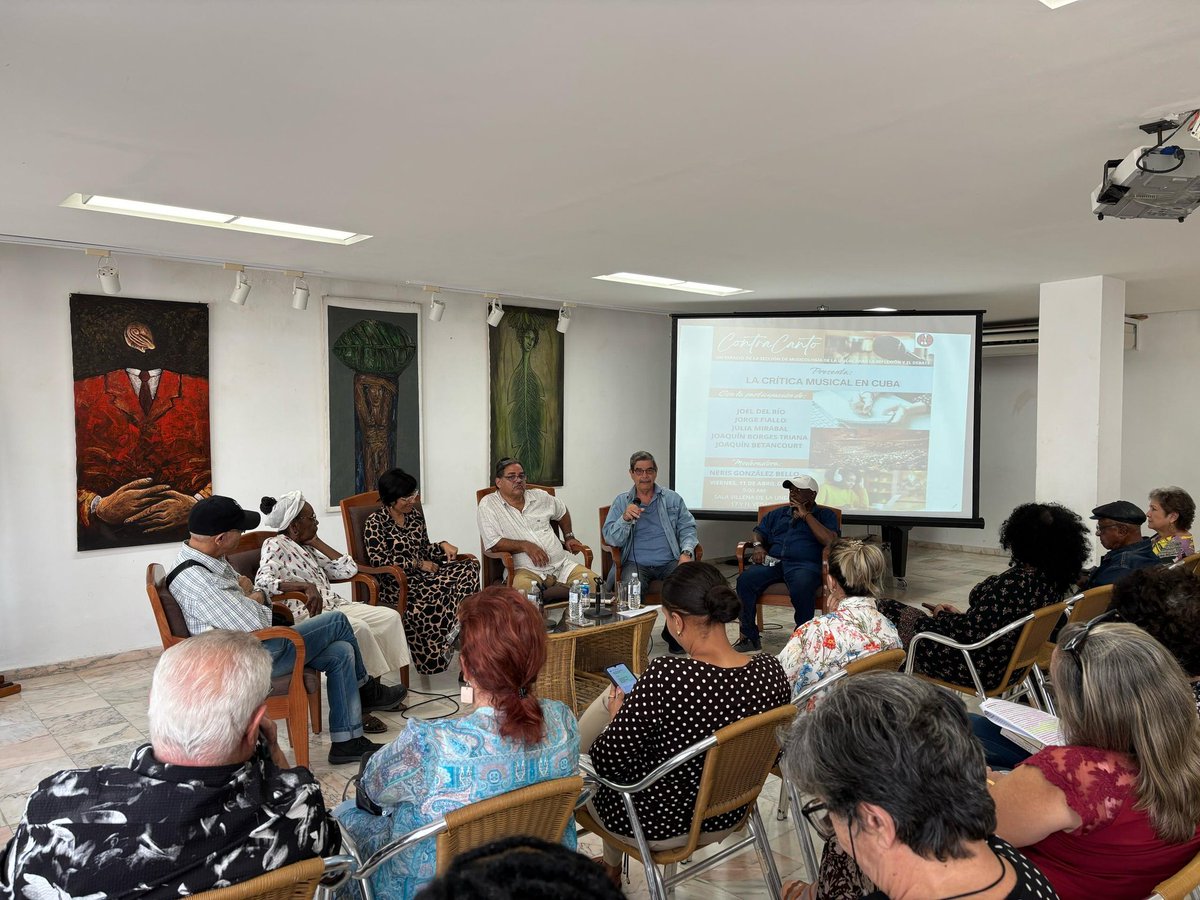 UNEAC_online's tweet photo. #Contracanto| La importancia del papel del crítico como puente entre creadores y públicos marcó el espacio de la Sección de Musicología de la #UNEAC, que tuvo lugar este #11DeAbril en la sala Villena. La crítica debe ser constructiva y aportar valor a la creacion artística. https://t.co/v7ez8qmHLC