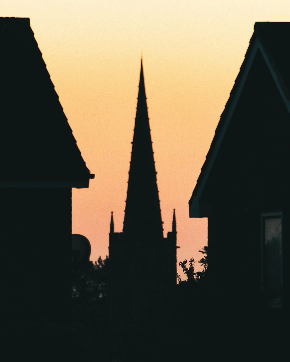 A beautiful sunset over Kings Norton, Birmingham while walking the dog tonight #sunset #kingsnorton #birmingham
