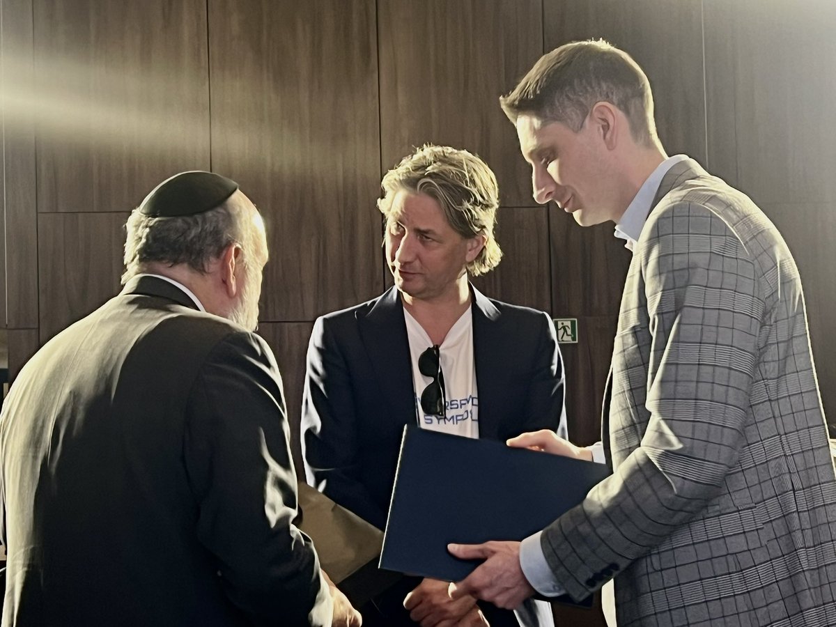 Warsaw CTO Symposium (@war_cto) on Twitter photo <a href="/BarberoUmberto/">Umberto Barbero</a> <a href="/OpolskiMP/">Maksymilian Opolski</a> <a href="/MauroCarlino3/">Mauro Carlino</a> <a href="/Laserrman/">Tsutomu Fujita MD</a> <a href="/KovacicMihajlo/">Mihajlo Kovacic 🫀📕/🔋🕹️</a> <a href="/GLGasparini/">Gabriele Gasparini</a> <a href="/CtoEuro/">EuroCTOClub</a> <a href="/DrBIqbal/">Bilal Iqbal</a> Kudos to the incredible <a href="/Laserrman/">Tsutomu Fujita MD</a> & <a href="/DrBIqbal/">Bilal Iqbal</a> CTO teams for future-ahead case demonstrations as well as the distinguished faculty for razor-sharp and innovative talks! Your revolutionary approach pushes the boundaries of CTO PCI to the extremes. Truly impressive! <a href="/BarberoUmberto/">Umberto Barbero</a> <a href="/OpolskiMP/">Maksymilian Opolski</a> <a href="/MauroCarlino3/">Mauro Carlino</a> <a href="/Laserrman/">Tsutomu Fujita MD</a> <a href="/KovacicMihajlo/">Mihajlo Kovacic 🫀📕/🔋🕹️</a> <a href="/GLGasparini/">Gabriele Gasparini</a> <a href="/CtoEuro/">EuroCTOClub</a> <a href="/DrBIqbal/">Bilal Iqbal</a> Kudos to the incredible <a href="/Laserrman/">Tsutomu Fujita MD</a> & <a href="/DrBIqbal/">Bilal Iqbal</a> CTO teams for future-ahead case demonstrations as well as the distinguished faculty for razor-sharp and innovative talks! Your revolutionary approach pushes the boundaries of CTO PCI to the extremes. Truly impressive!