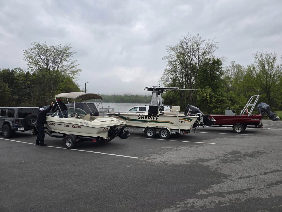 newschannelnine's tweet image. SAD UPDATE: The Loudon County Sheriff’s Office says they've recovered a body from the Tennessee river that is 1 of 2 missing teens from Chattanooga.

More: newschannel9.com/news/local/law…