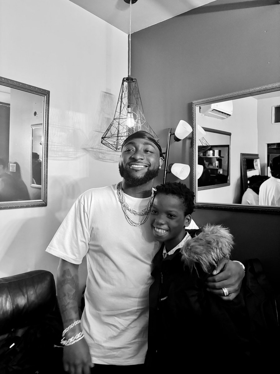 Tunde_OD's tweet photo. Chess prodigy x Superstar @davido 🐐 https://t.co/3ZaRldG3Gi