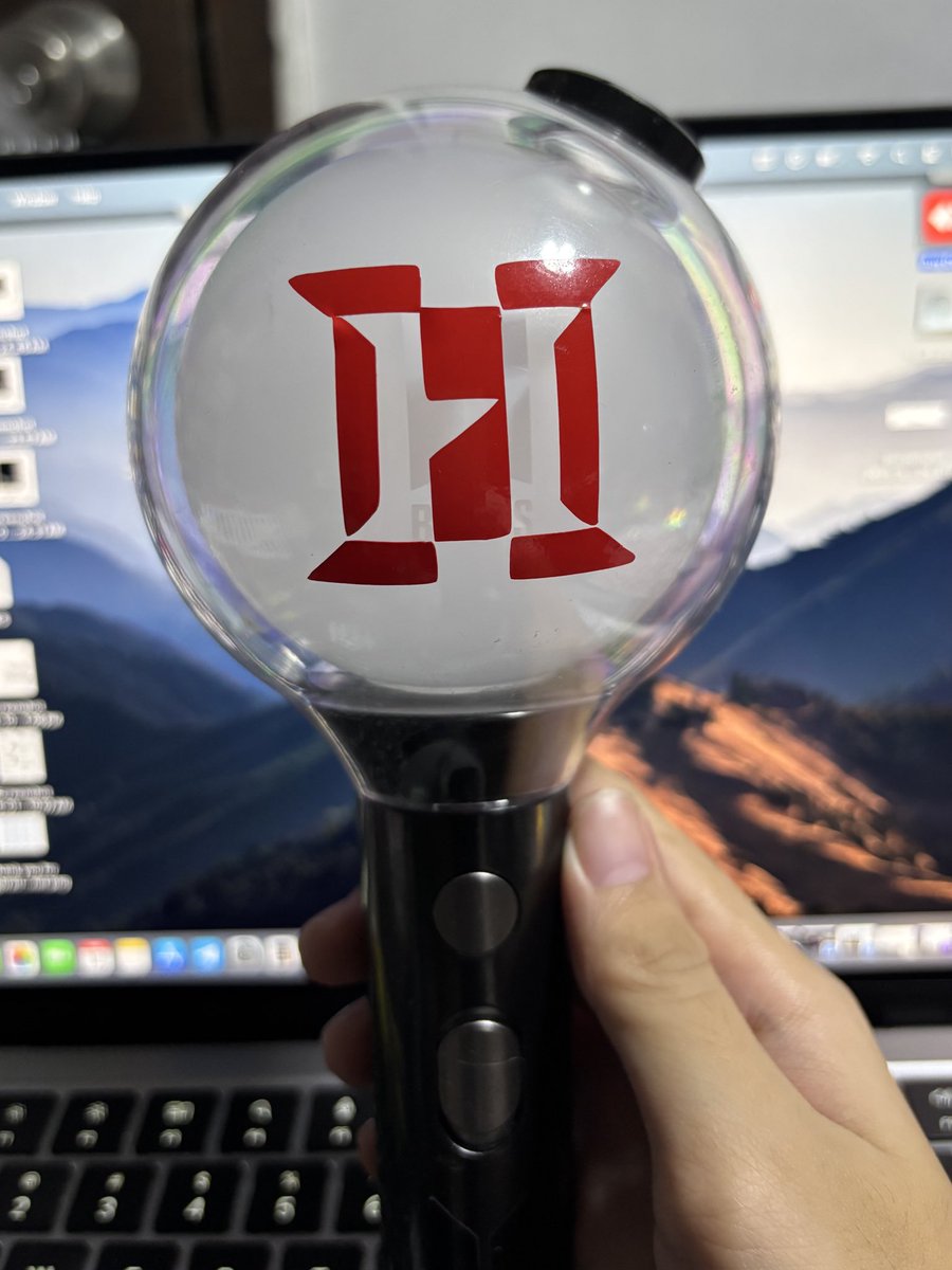 kraftitaph's tweet photo. ❤️‍🔥 𝙃𝙊𝙋𝙀 𝙊𝙉 𝙏𝙃𝙀 𝙎𝙏𝘼𝙂𝙀 𝙈𝘼𝙉𝙄𝙇𝘼 ❤️‍🔥
jhope decal sticker &amp; id picture @kraftitaph 

— DAY 1 —
🌼 mbf, like &amp; rt post
🌼 1:1 (limited qty)
🌼 tag ur moots 
🌼 time &amp; location tba

see you later 💜

#HOPE_ON_THE_STAGE_TOUR_Manila
#HOTSMANILA #JHOPE giveaways freebies https://t.co/0IO9BkWgzU