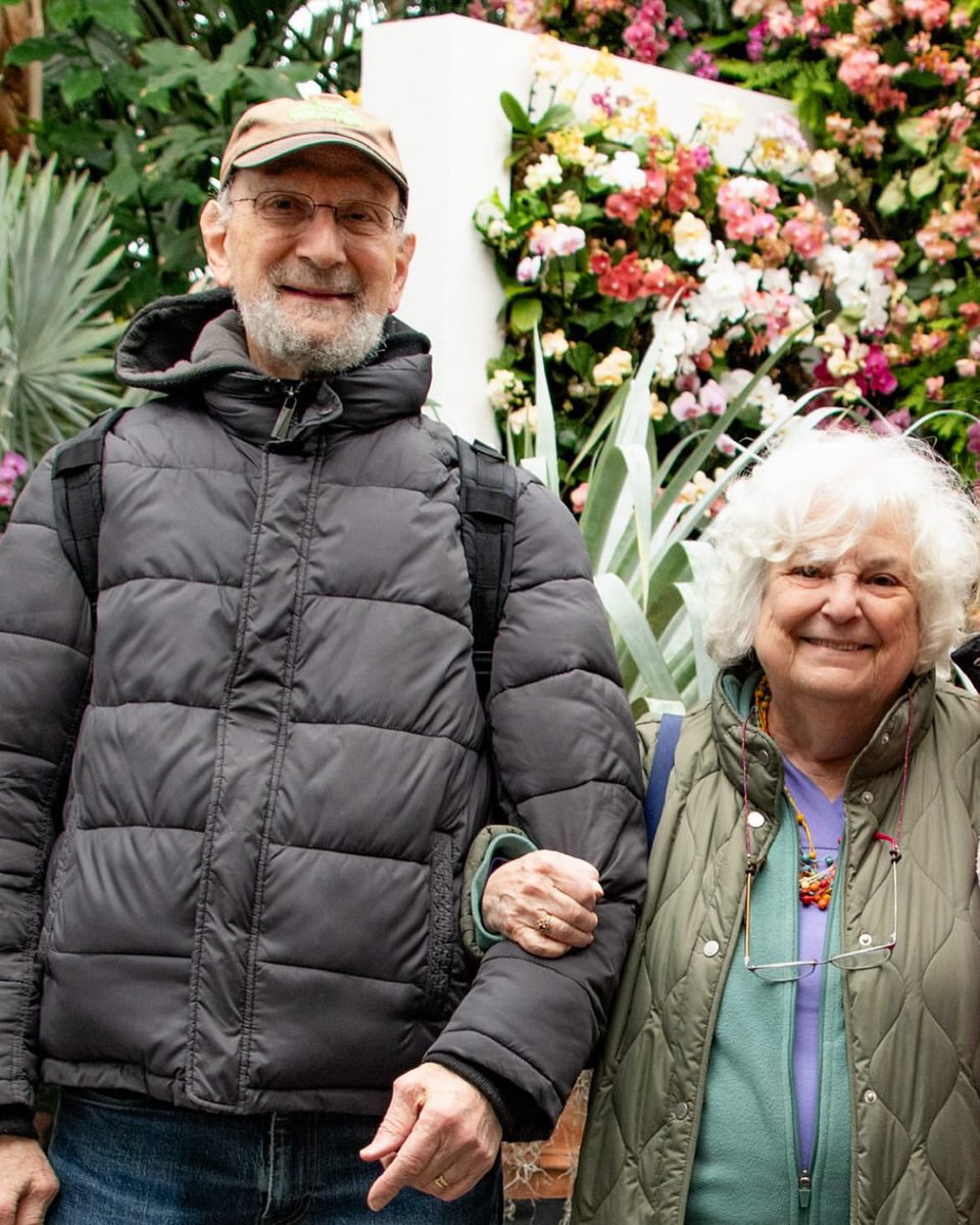 SuptCheng_CIOB's tweet image. Full-circle moment for @FannieLouHS senior Laila! While working at @nybg through Work, Learn &amp;amp; Grow, she met a couple who shared a rare 1968 photo of Mrs. Fannie Lou Hamer—connecting Laila’s present to powerful history. #FannieLouProud #LivingHistory #WorkLearnGrow @NYCSchools