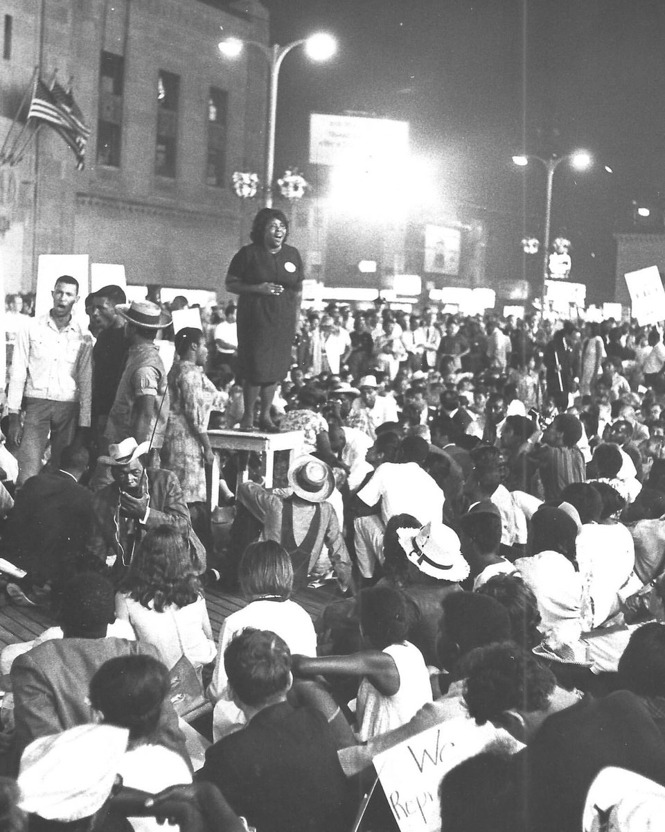 SuptCheng_CIOB's tweet image. Full-circle moment for @FannieLouHS senior Laila! While working at @nybg through Work, Learn &amp;amp; Grow, she met a couple who shared a rare 1968 photo of Mrs. Fannie Lou Hamer—connecting Laila’s present to powerful history. #FannieLouProud #LivingHistory #WorkLearnGrow @NYCSchools