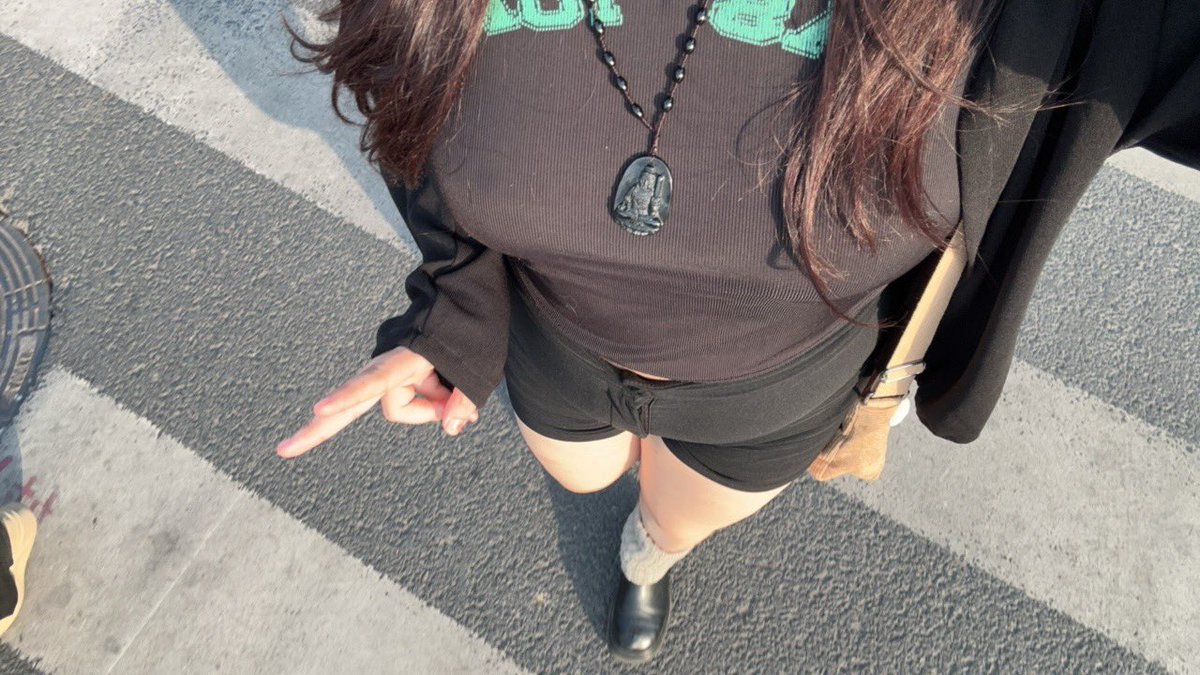 Libbyrose314's tweet photo. 天气好不好你好不好 #ootd #大奶 #puppy https://t.co/V4ECHF2ycx