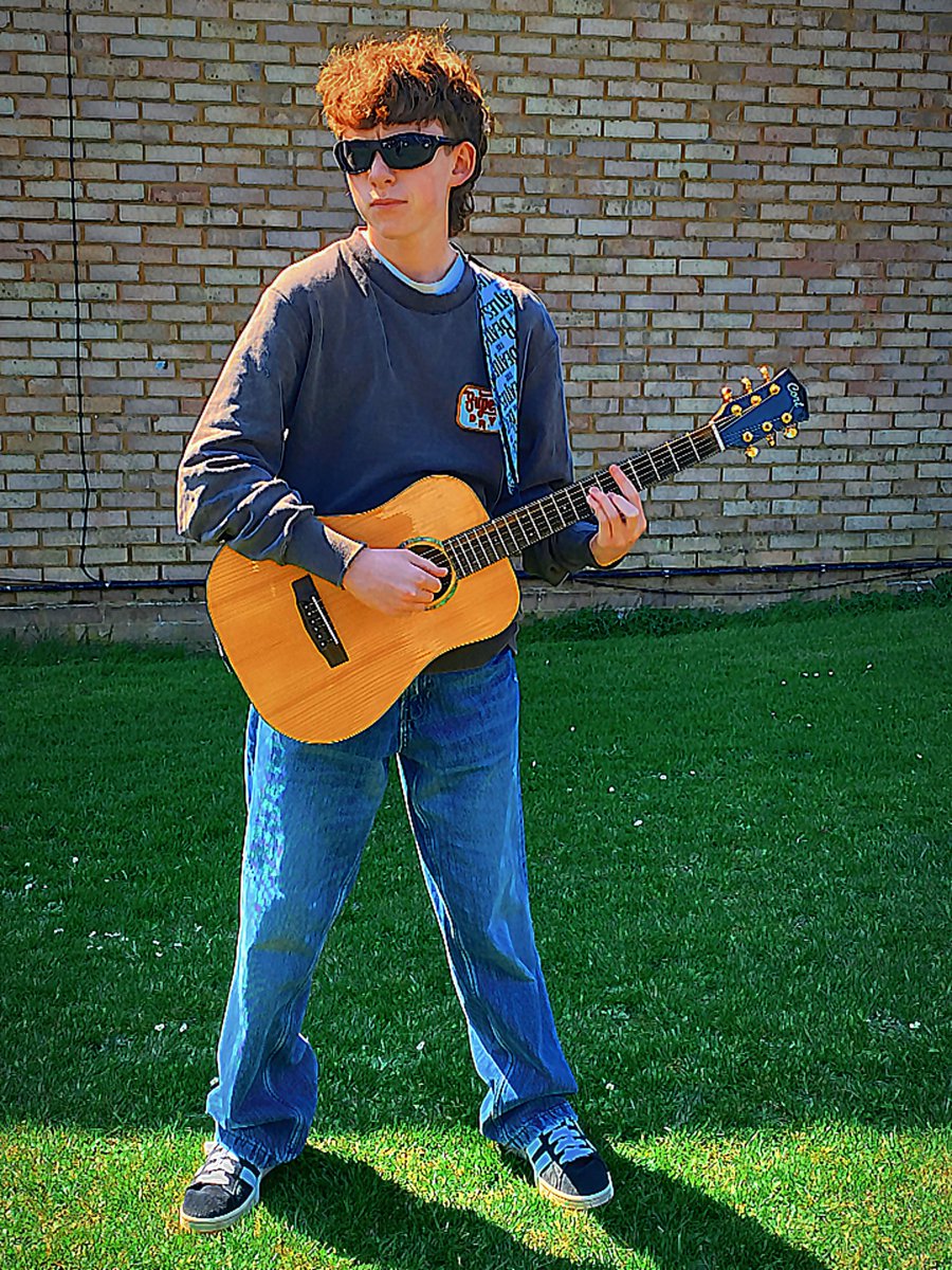 On Saturday, Luke is joined by Alex Georgiades, a talented young local guitarist and singer. We'll be playing his self-written songs for the first time on the radio, and he'll perform live! Tune in from 4pm