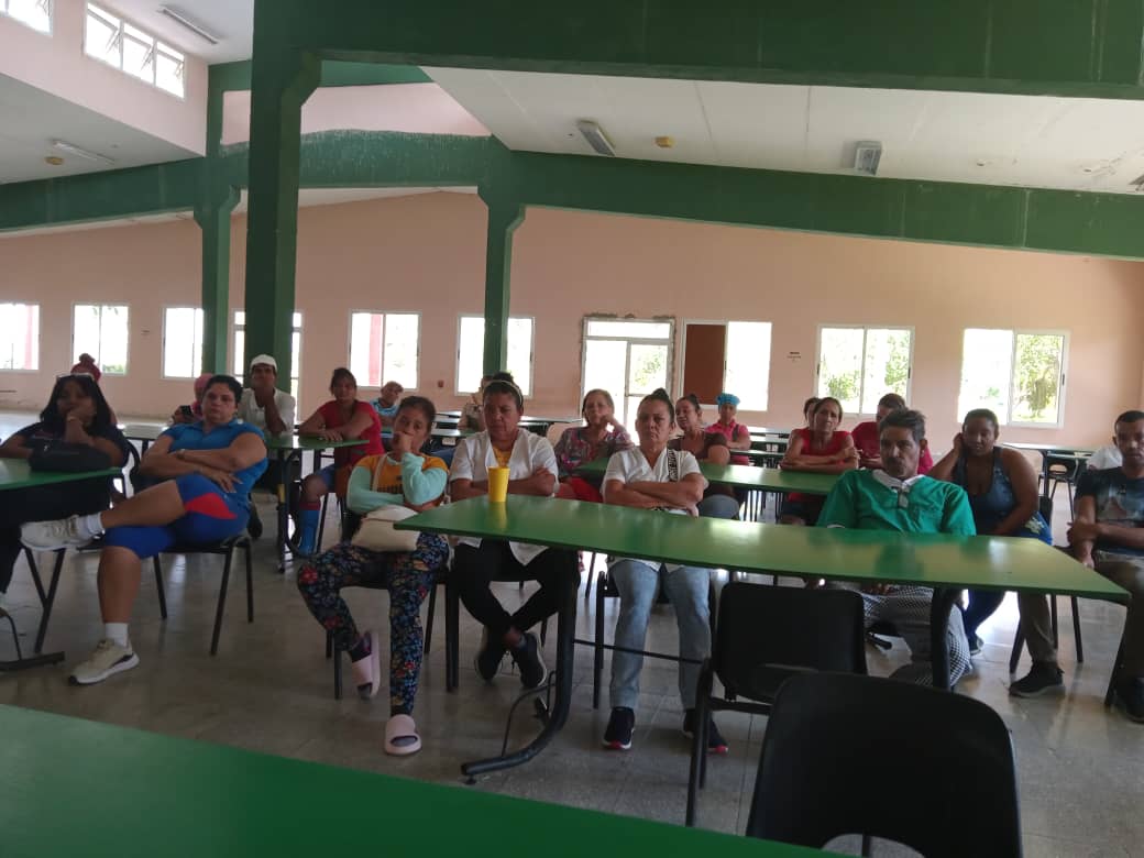 Importante la participación de los trabajadores de los Complejos de Comedores 2 y 3, en el análisis del proyecto de Convenio Colectivo de Trabajo de la <a href="/universidad_uci/">Universidad de las Ciencias Informáticas</a> para el período 2025-2027. Sus derechos están reflejados y velar porque se respeten, es papel del sindicato