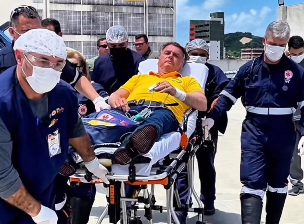 EdsonFilho74's tweet photo. Jair Messias Bolsonaro deu trabalho ao SUS hoje no Rio Grande do Norte.
Destruiu o programa mais médicos em sua fatídica gestão e hoje precisou com urgência do sistema único de saúde.
O QUE A LÍNGUA FALA, O CORPO PAGA. https://t.co/aQqGRJyPMc