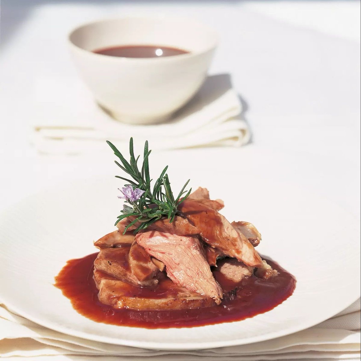 DeliaOnline's tweet photo. Entertain with our April menu. Poached quails’ eggs to start with a fragrant tarragon dressing, next is roast lamb with a redcurrant jelly and dessert is a flourless chocolate cake. https://t.co/HNJXwKA80b

#aprilmenu #roastlamb #eggs #chocolatecake #spring #weekend #recipes https://t.co/nMIlgWAjIj