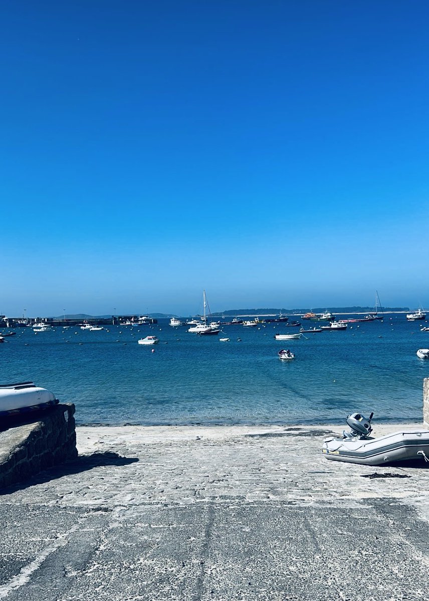scillygigs's tweet image. What a day ! It’s been 
Fab-U-lous 😀#lovewhereyoulive #lucky #aprilmonth