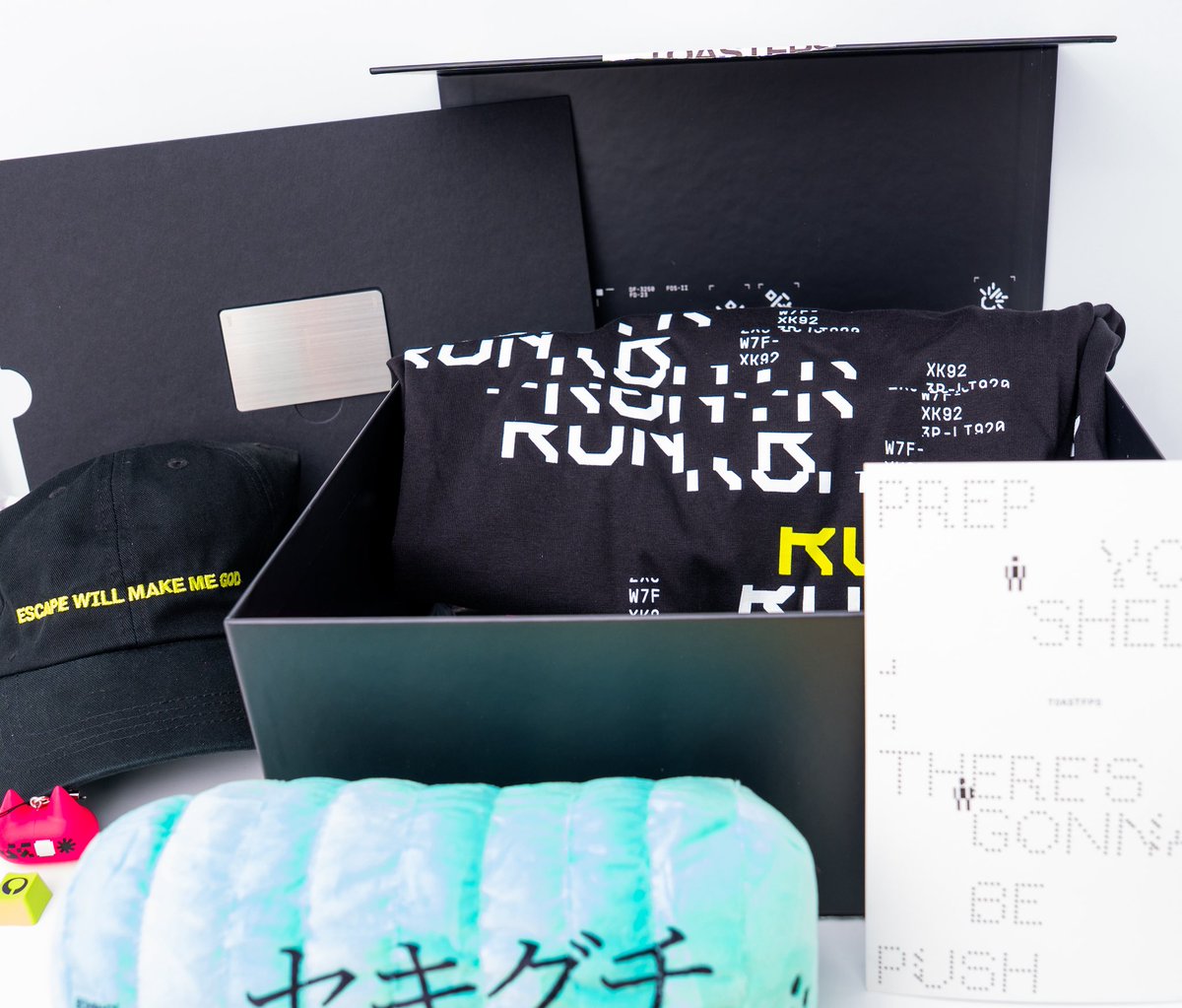 Got a package from <a href="/Bungie/">Bungie</a> &amp; <a href="/MarathonTheGame/">Marathon</a> in preparation of tomorrow’s gameplay reveal 👀

Super excited to see what Marathon has to offer and thank you guys!