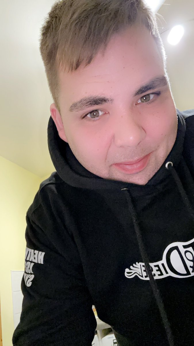 Uilleam Macleod (@uillymac) on Twitter photo Honey, I'm home!! Live on air until late tonight, come and see what the fuss is all about - Live until late, the only way to spend Friday nights 
Listen by coping this link into your browser  : islesfm.reefnet.co.uk:8000/stream Honey, I'm home!! Live on air until late tonight, come and see what the fuss is all about - Live until late, the only way to spend Friday nights 
Listen by coping this link into your browser  : islesfm.reefnet.co.uk:8000/stream