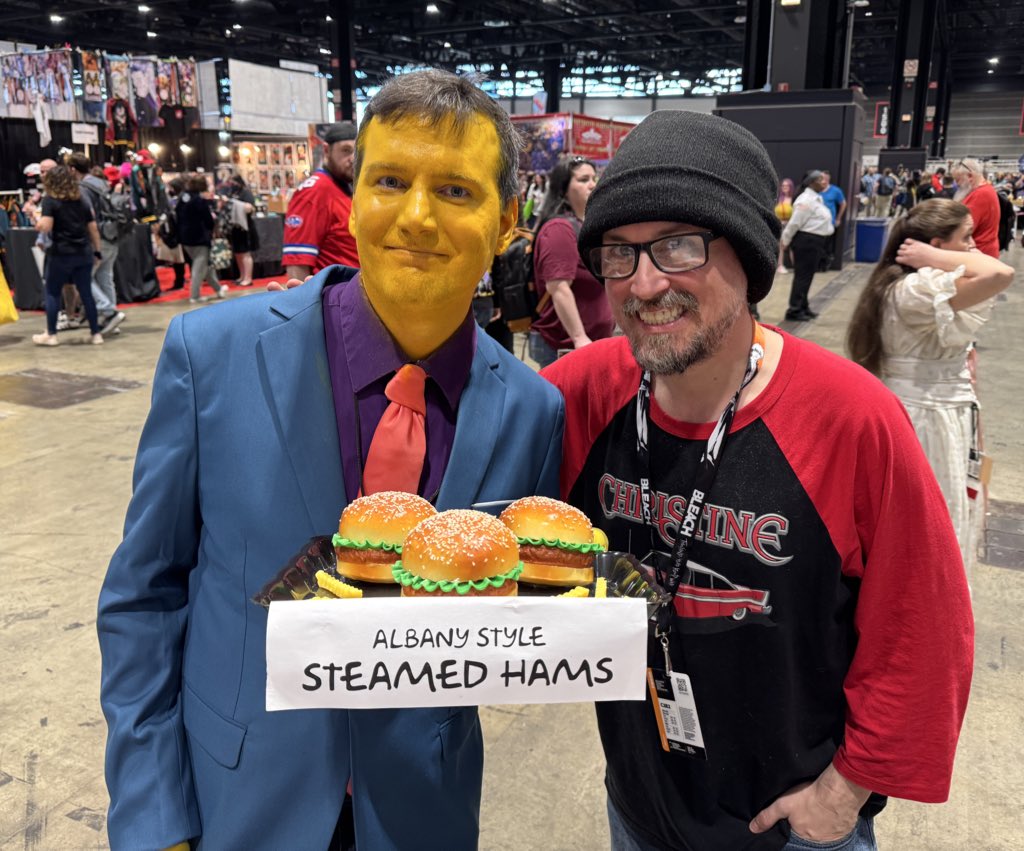 I always gotta get my steamed hams when doing #C2E2. https://t.co/Z2tYAaC5HR