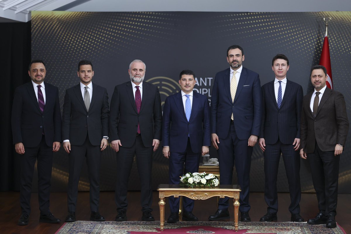 Yusuf Aydın (@aydinyusuf) on Twitter photo #ADF2025 anısı …
<a href="/hasandogan/">Hasan Doğan</a> <a href="/FatihGurkanTR/">FATİH GÜRKAN</a> <a href="/demirisabri/">Sabri Demiri</a> <a href="/MCMuhurdar/">Murat Çetinmühürdar</a> @FarukAlagaş @EminAkseki
📸<a href="/mustafakamaci06/">mustafakamaci🇹🇷</a> #ADF2025 anısı …
<a href="/hasandogan/">Hasan Doğan</a> <a href="/FatihGurkanTR/">FATİH GÜRKAN</a> <a href="/demirisabri/">Sabri Demiri</a> <a href="/MCMuhurdar/">Murat Çetinmühürdar</a> @FarukAlagaş @EminAkseki
📸<a href="/mustafakamaci06/">mustafakamaci🇹🇷</a>