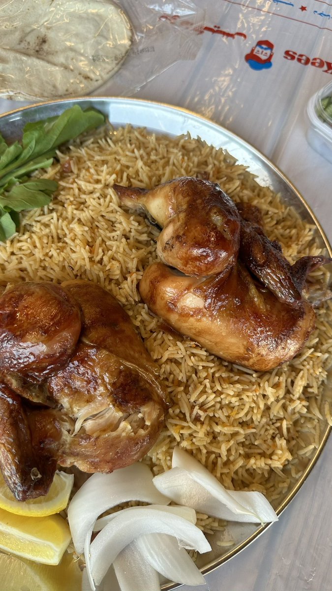 Mojahed_sa's tweet photo. 📍 *أبو كيس بخاري – حي الربيع | الرياض*  
🍽️ من المطاعم اللي ترجع لها بدون تفكير!  
🥩 الدجاج مشوي صح، والرز نكهته مميزة  
💰 الأسعار مناسبة  
🧡 والمكان نظيف ومرتب  

جربته اليوم وفعلاً من الذ البخاري اللي أكلته مؤخرًا! 😋

#مطاعم_الرياض #بو_كيس #حي_الربيع #رز_بخاري https://t.co/jpWXAKecwj