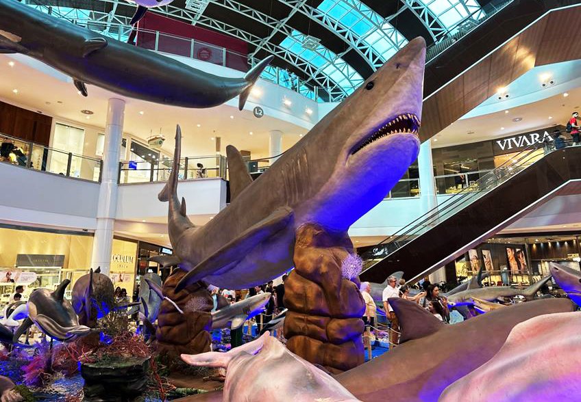 Exposição traz ao RioMar Fortaleza réplicas em tamanhos reais de tubarões. A mostra gratuita vai até o dia 1º de junho, na Praça de Eventos (Piso L1), de segunda a sábado, das 10h às 22h; e aos domingos e feriados, das 13h às 21h.
Mais em diaenoitece.wordpress.com
<a href="/riomarfortaleza/">riomarfortaleza</a>