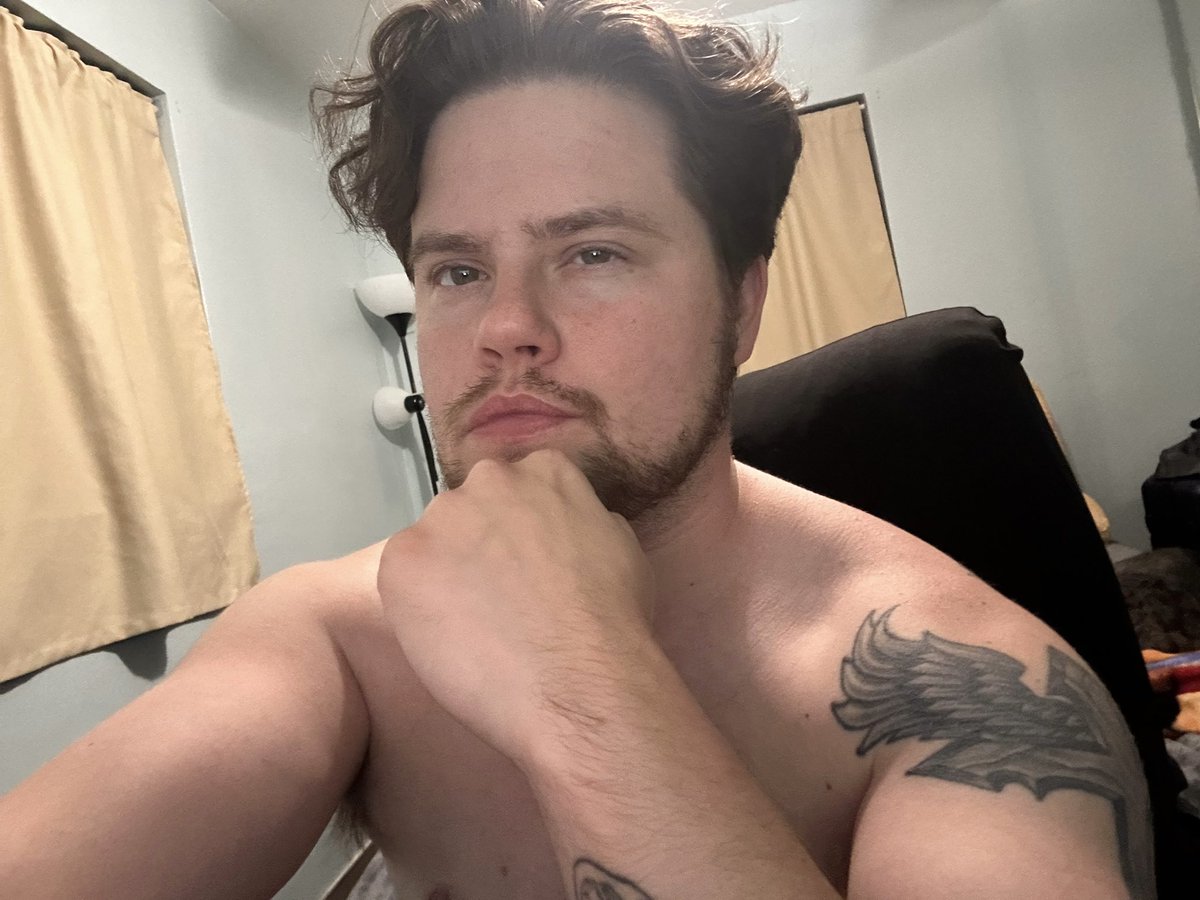 transguybt's tweet photo. 😏😏😏😏😏 https://t.co/9W1G1hyyKp
